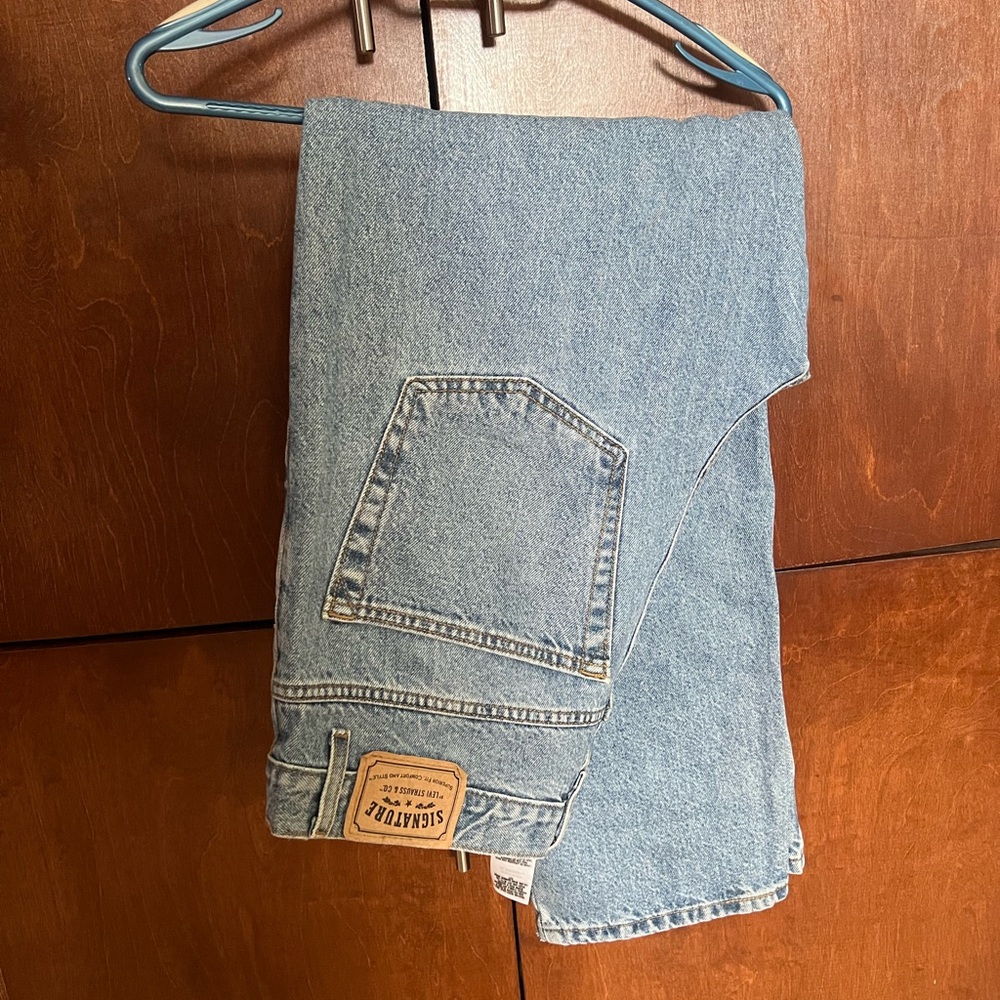 Men's Levi's Jeans- size 38